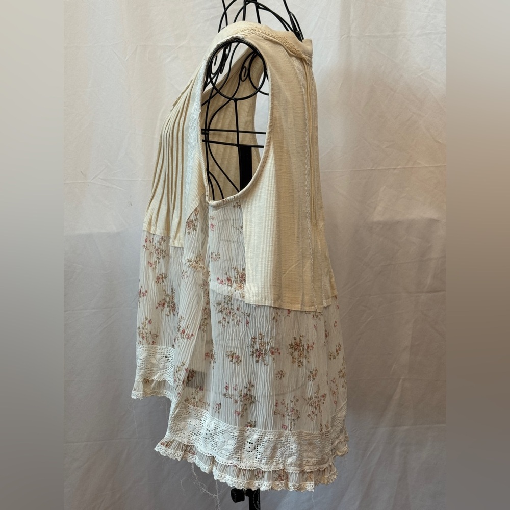 263 - POL Cream and White Floral Lace Blouse - Picture 4 of 6
